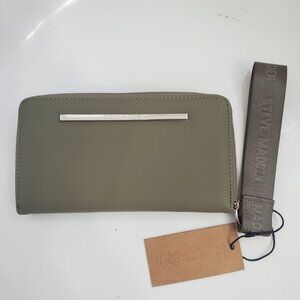 (New) Steve Madden clutch wallet